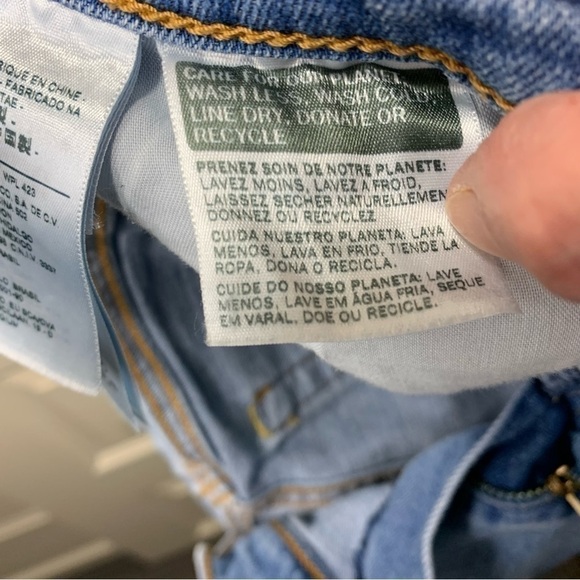 Levi's Cutoff Jeans Shorts Hi Rise Blue Distressed Raw Hem Denim 26 Red Label - Picture 7 of 11